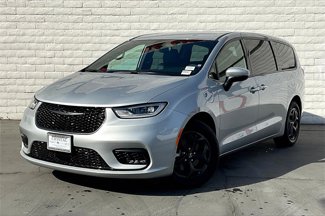 New 2023 Chrysler Pacifica Touring-L w/ S Appearance Package image 1