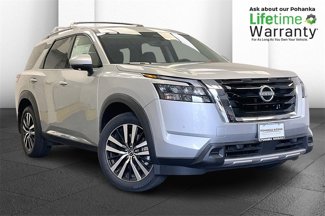 New 2025 Nissan Pathfinder Platinum image 1