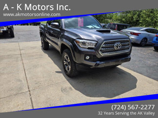 Used 2017 Toyota Tacoma TRD Sport image 1