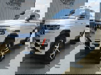 Used 2024 Jeep Grand Cherokee Limited image 1