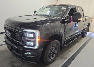 Used 2023 Ford F250 4x4 Crew Cab Super Duty image 1