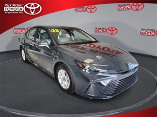Certified 2025 Toyota Camry LE image 1
