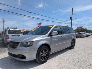 Used 2016 Dodge Grand Caravan SE image 1