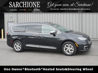 Used 2023 Chrysler Pacifica Limited image 1