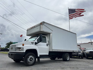 Used 2005 Chevrolet Kodiak C4500 2WD Regular Cab image 1