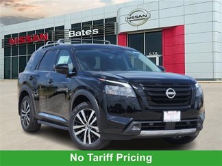 New 2025 Nissan Pathfinder Platinum image 1