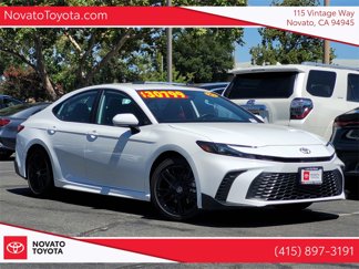 Used 2025 Toyota Camry SE image 1