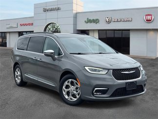 Used 2022 Chrysler Pacifica Limited image 1