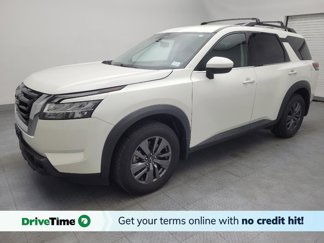 Used 2022 Nissan Pathfinder SV image 1