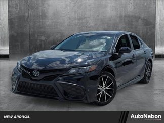 Used 2024 Toyota Camry SE image 1