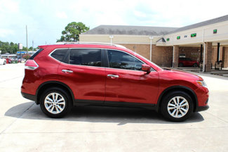 Used 2016 Nissan Rogue SV image 1
