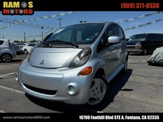 Used 2017 Mitsubishi i ES image 1
