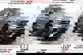 Used 2022 Volkswagen Tiguan SE w/ Panoramic Sunroof Package image 1