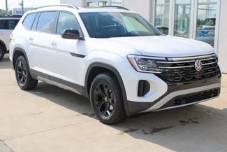 New 2026 Volkswagen Atlas Peak Edition image 1
