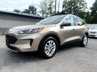 Used 2020 Ford Escape SE image 1