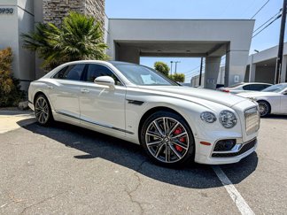 Used 2022 Bentley Flying Spur V8 image 1