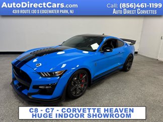Used 2022 Ford Mustang Shelby GT500 w/ Carbon Fiber Track Pack image 1