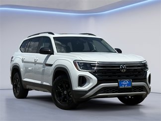 New 2025 Volkswagen Atlas Peak Edition SE image 1