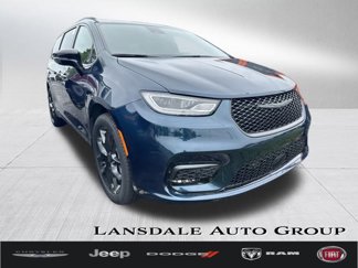 New 2025 Chrysler Pacifica Limited image 1