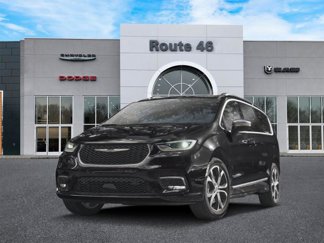 New 2025 Chrysler Pacifica Select image 1