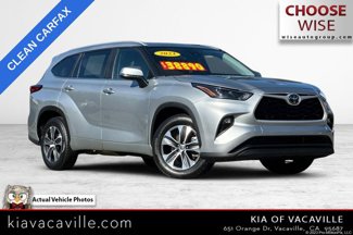 Used 2023 Toyota Highlander XLE image 1