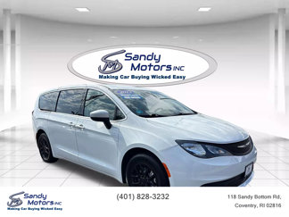 Used 2023 Chrysler Voyager LX image 1