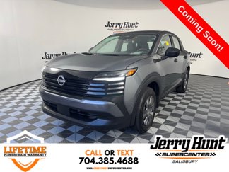 Used 2025 Nissan Kicks S image 1