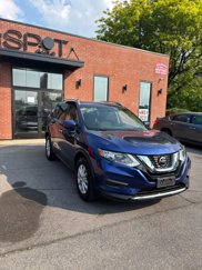 Used 2018 Nissan Rogue SV image 1