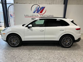 Used 2023 Porsche Cayenne image 1