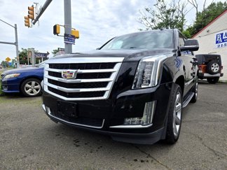 Used 2017 Cadillac Escalade Luxury image 1