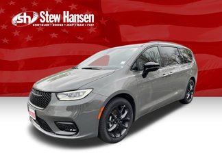 New 2025 Chrysler Pacifica Limited image 1