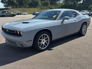 Used 2020 Dodge Challenger SXT image 1