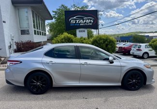Used 2020 Toyota Camry LE image 1