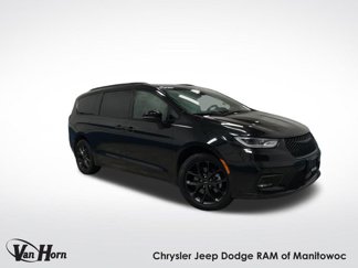 Used 2023 Chrysler Pacifica Touring-L image 1