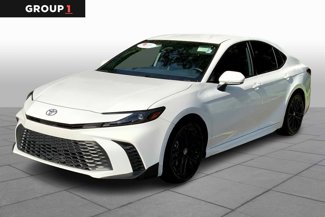 Certified 2025 Toyota Camry SE image 1
