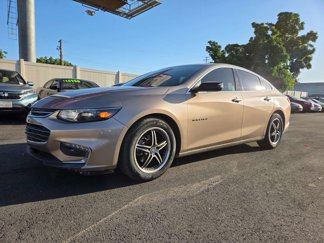 Used 2018 Chevrolet Malibu LT image 1