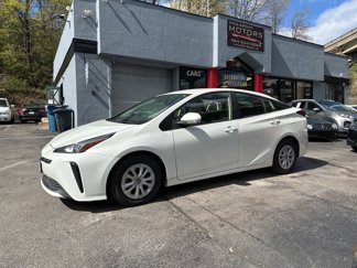 Used 2019 Toyota Prius L Eco image 1