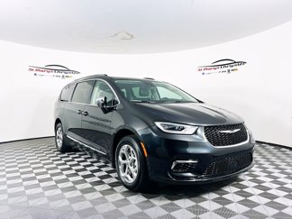 Certified 2021 Chrysler Pacifica Limited image 1