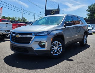 Used 2023 Chevrolet Traverse LS image 1