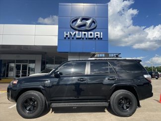 Used 2018 Toyota 4Runner SR5 image 1