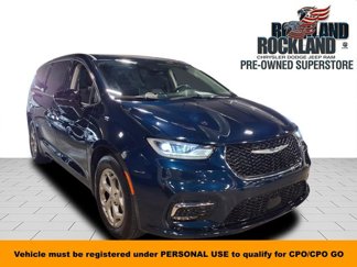 Used 2024 Chrysler Pacifica Limited image 1