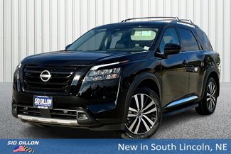 New 2025 Nissan Pathfinder Platinum w/ Black Appearance Package image 1