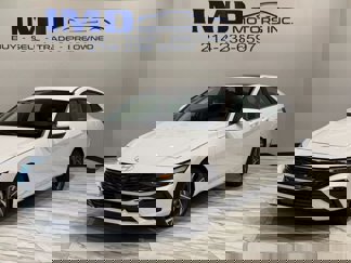 Used 2025 Hyundai Elantra Limited image 1