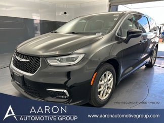 Used 2023 Chrysler Pacifica Touring-L image 1
