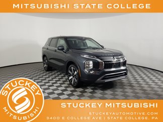 New 2025 Mitsubishi Outlander SE image 1