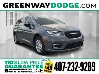 New 2025 Chrysler Pacifica Select image 1