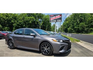 Used 2021 Toyota Camry SE image 1