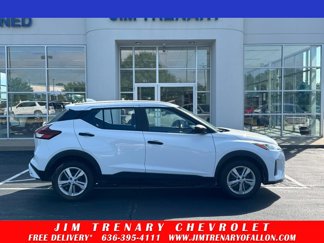 Used 2022 Nissan Kicks S image 1