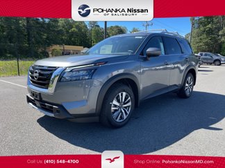 New 2025 Nissan Pathfinder SL image 1