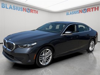 Used 2025 BMW 530i xDrive image 1